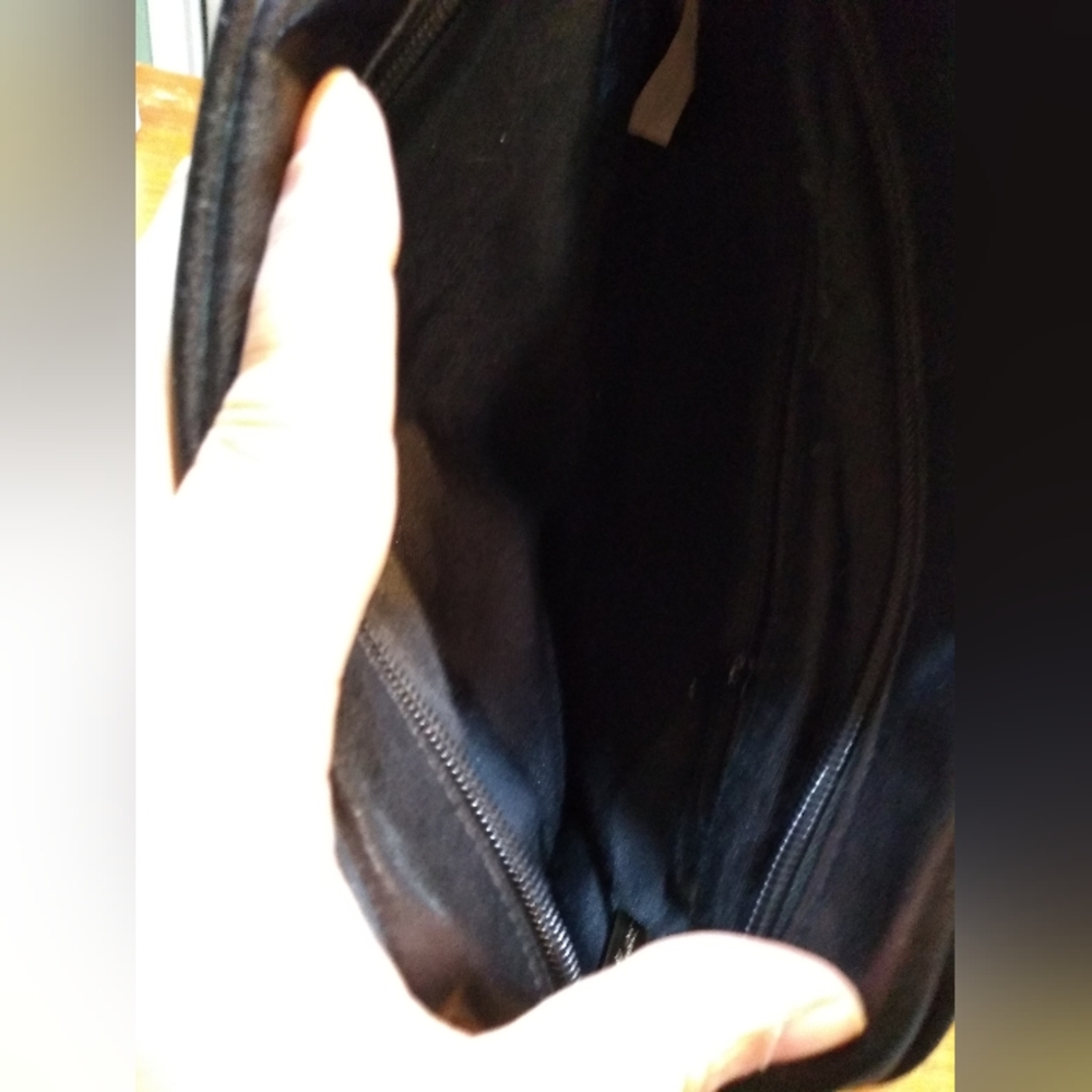 Gloria Vanderbilt Black Purse, Shoulder Bag, Two Handles, Gold Accents - Picture 9 of 13